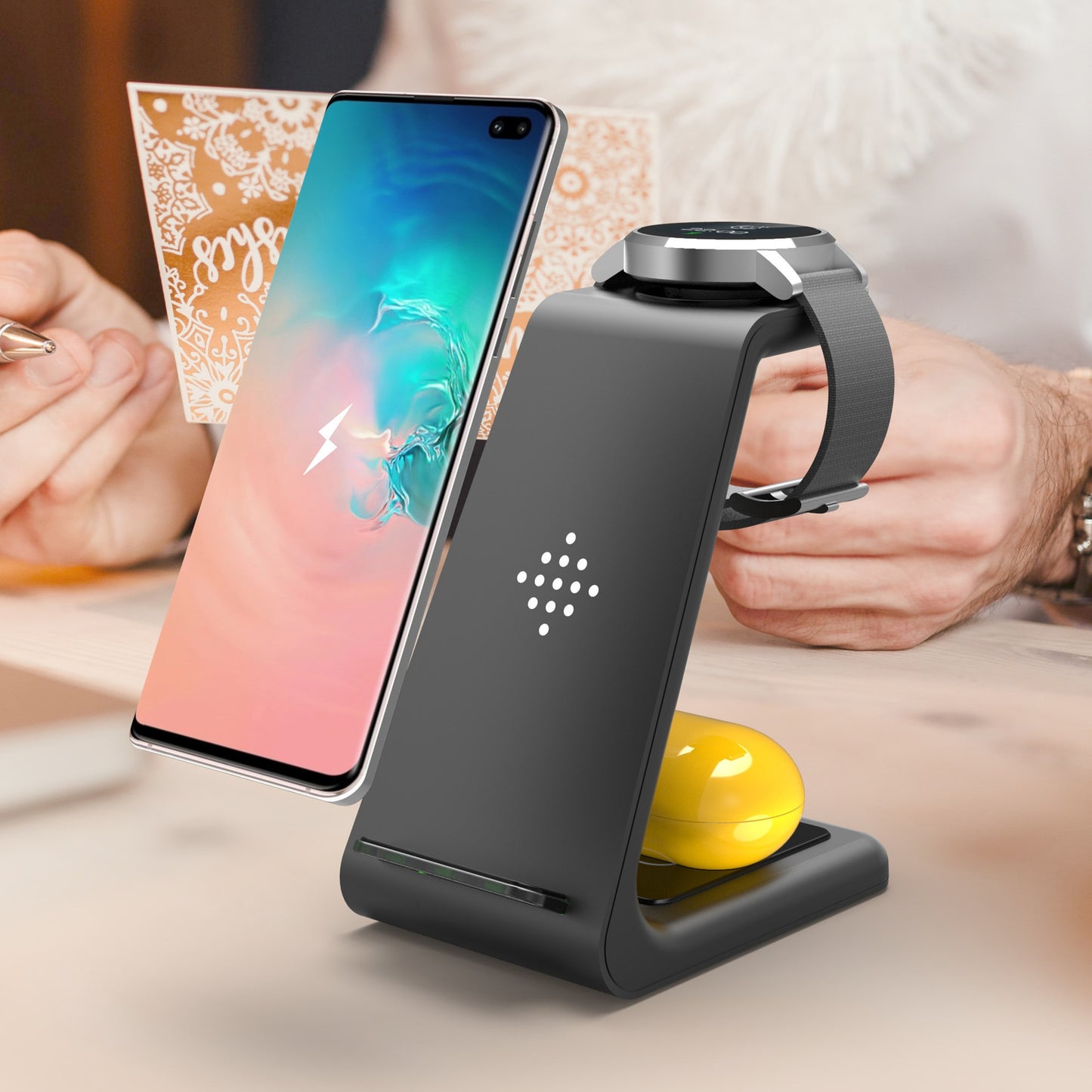 Fast Charging 3 in 1 Station Wireless Charger Stand Wireless Quick Charge Dock For Phone Holder
